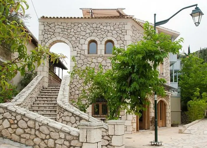 Averto 3* Áyios Nikítas