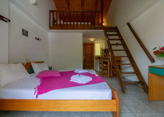 Averto 3* Áyios Nikítas