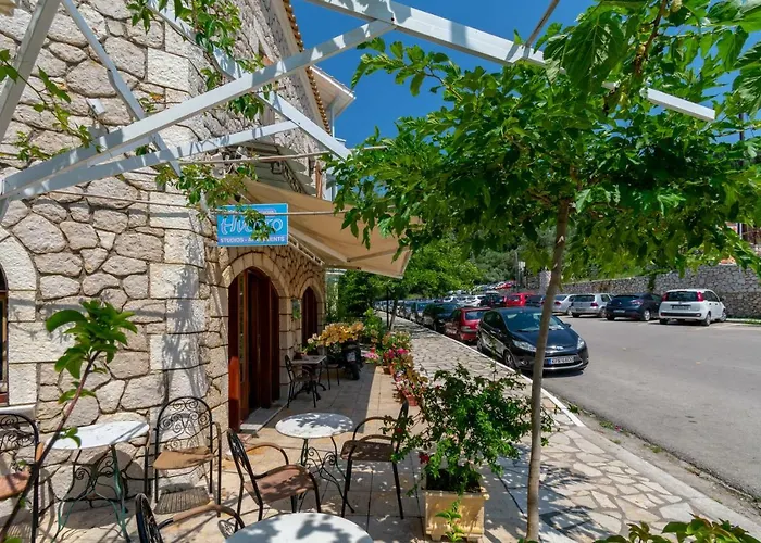 Averto 3* Áyios Nikítas