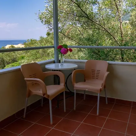 Hotel Averto Áyios Nikítas