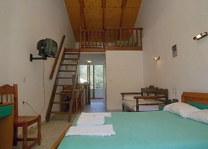 Averto 3* Áyios Nikítas